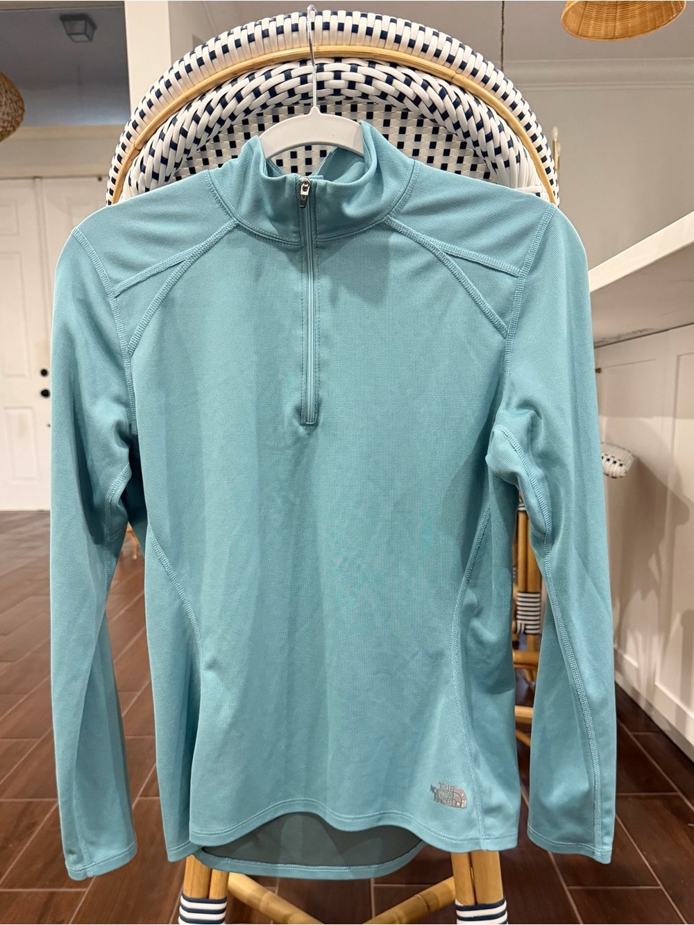 The North Face Women's 1/2 Zip VaporWick Performance Pullover Blue/Teal Medium